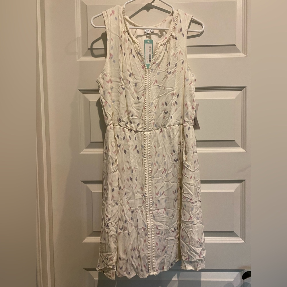 Chic Cream Floral Zip-Front Dress